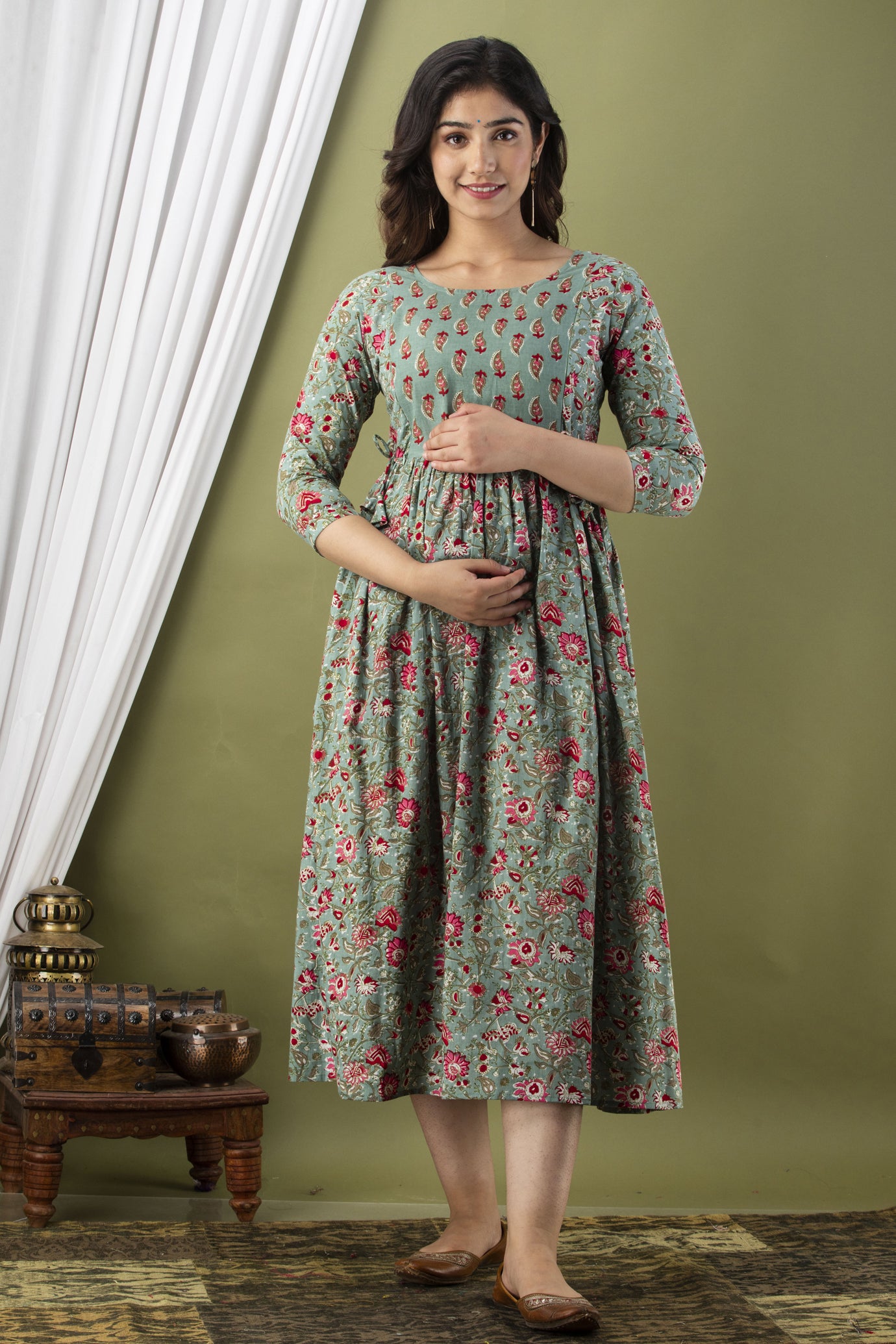 Feeding KurtIs By SILAKIVA