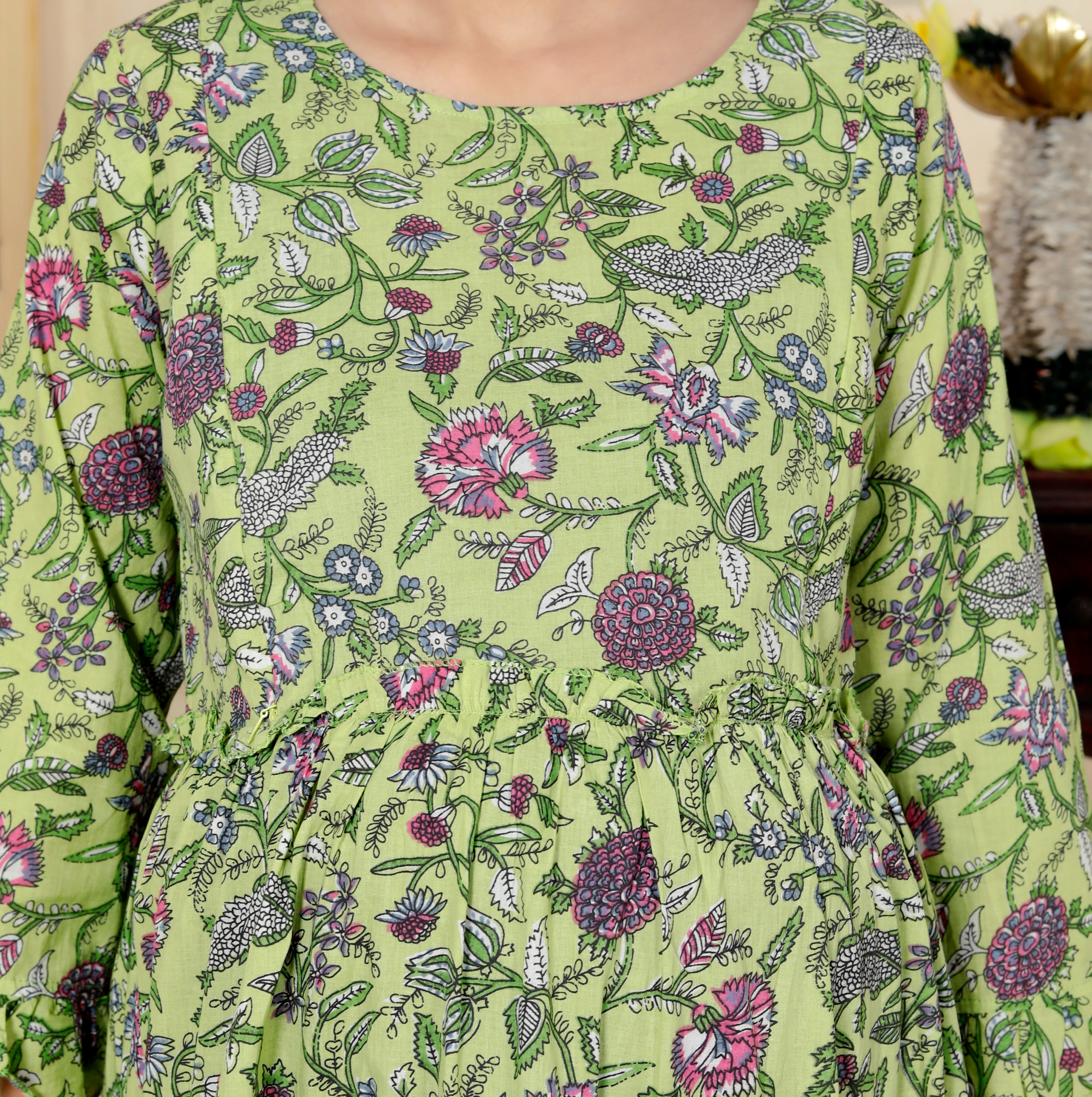 Beautifull Feeding Gown