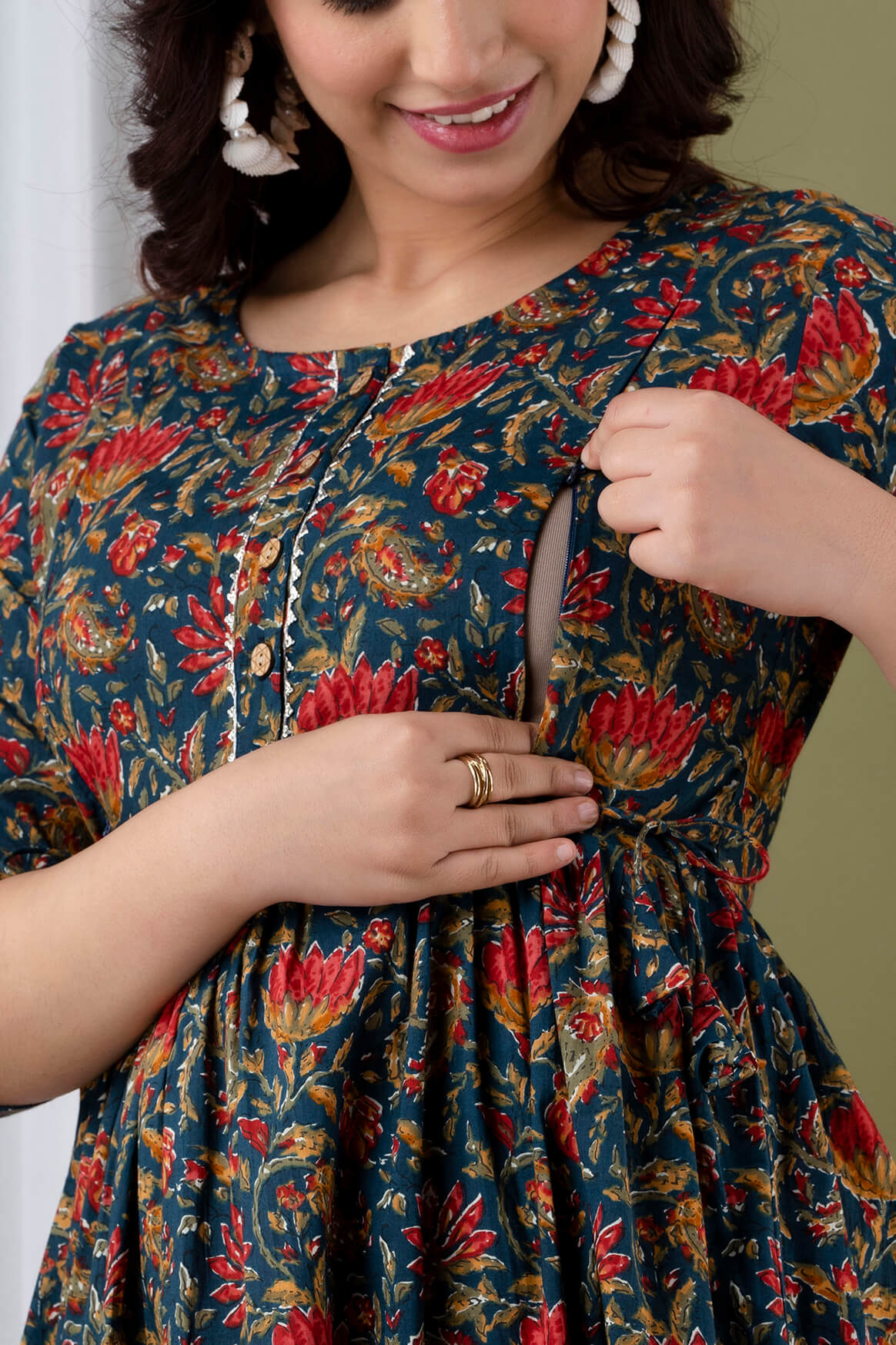 Embrace Motherhood in Style with Our Floral Print Feeding Gown - Perfect for Nursing and Relaxing