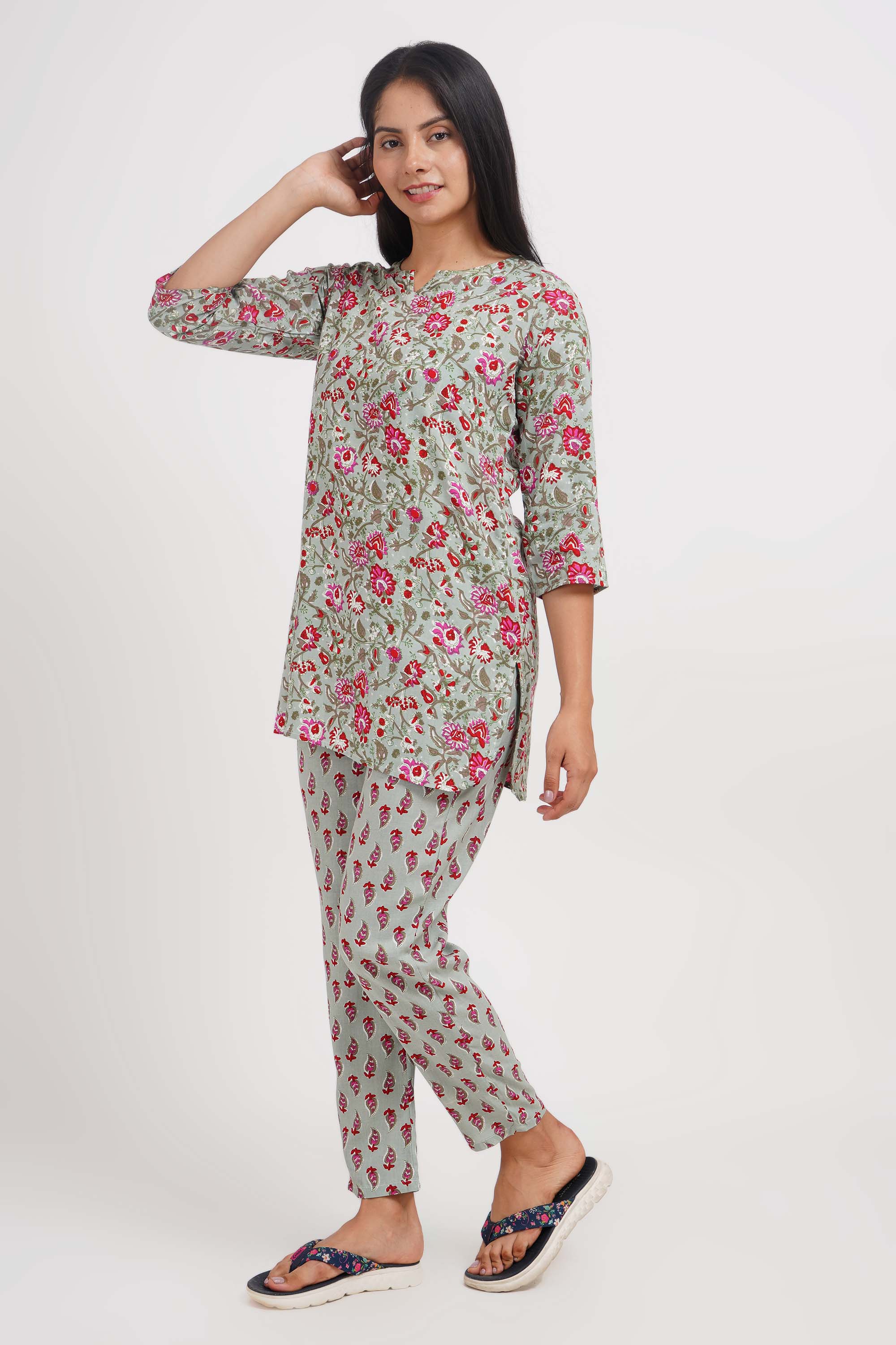 Beautiful Floral Printer Kurta With Pajama Set