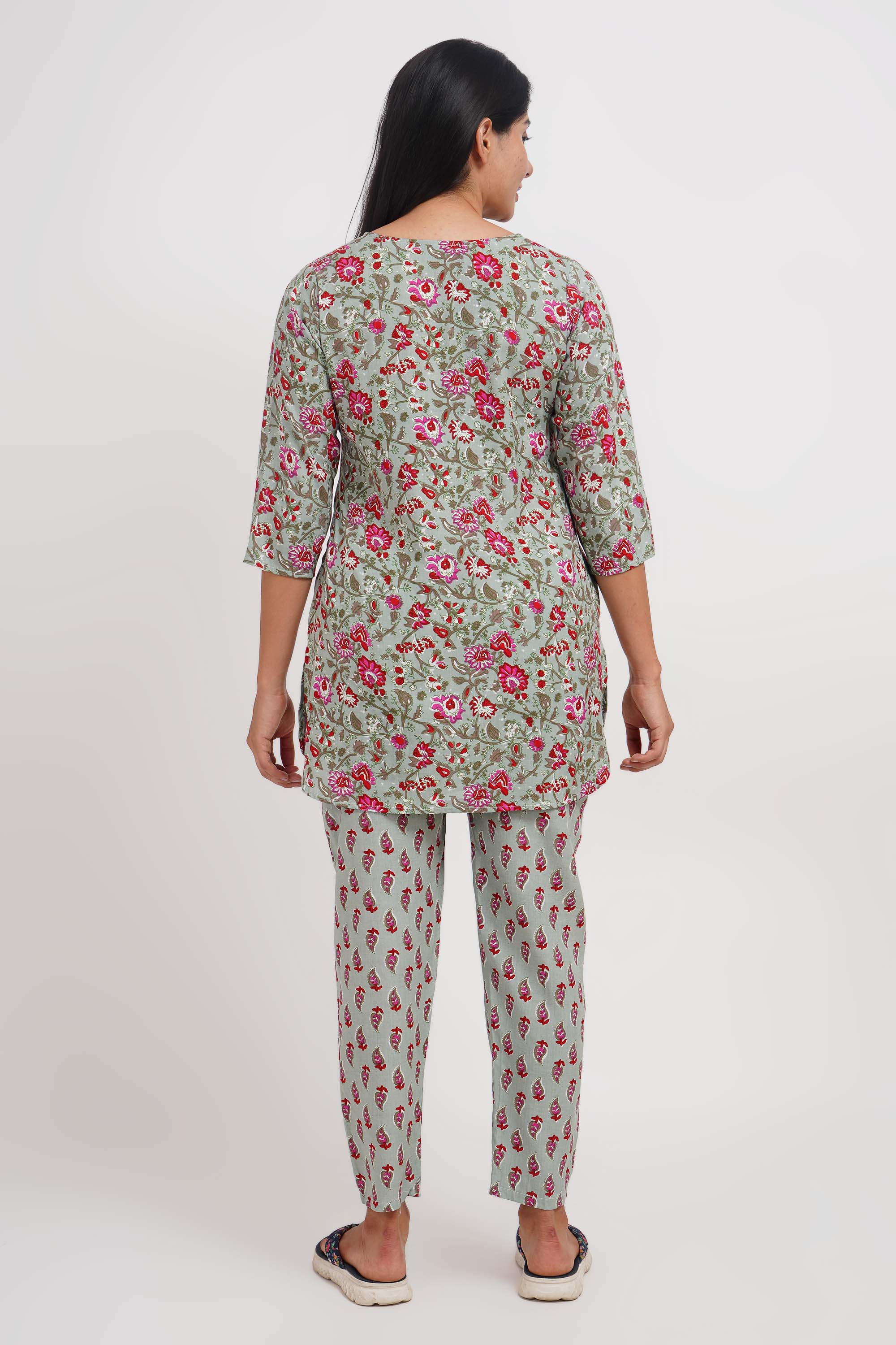 Beautiful Floral Printer Kurta With Pajama Set